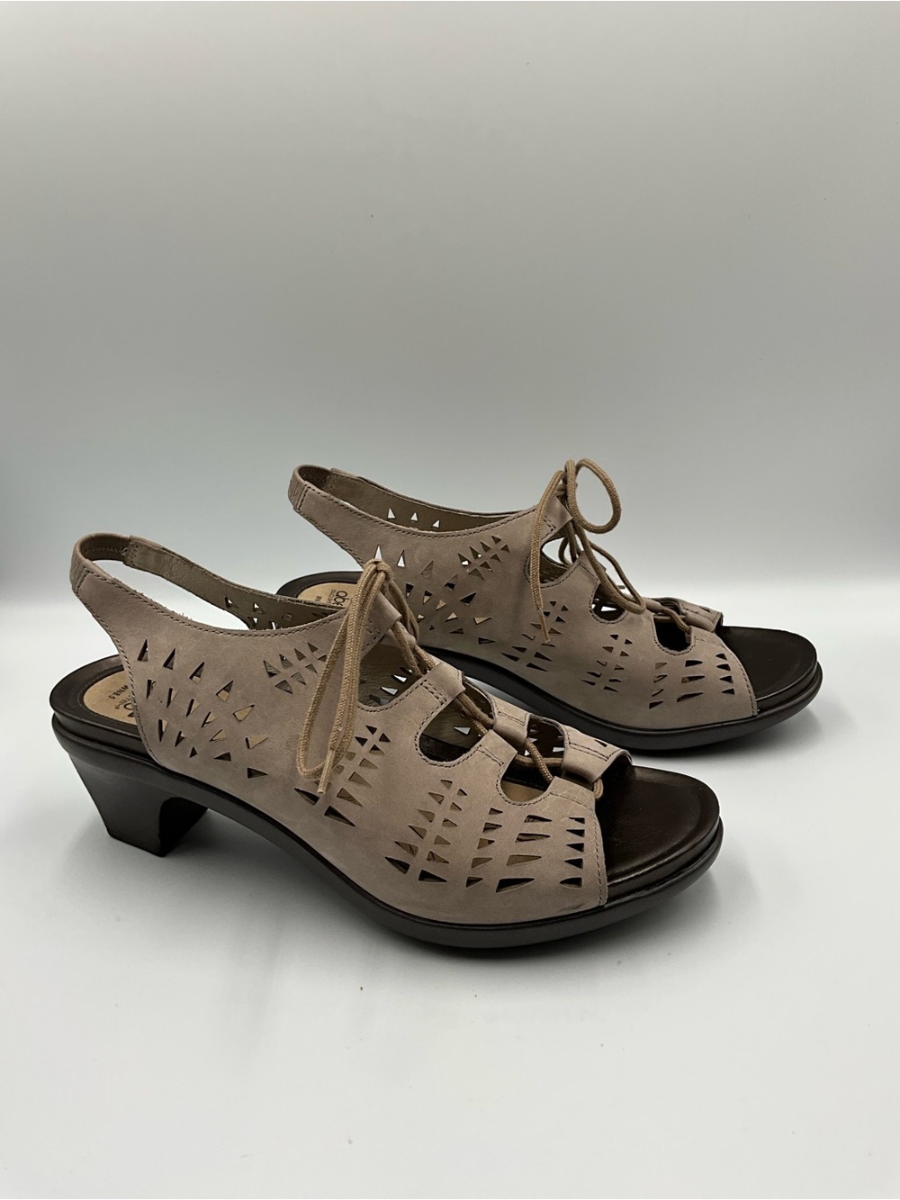 Abeo Sandals Size 8.5 Taupe Laser-Cut Lace-Up Slingback Heels